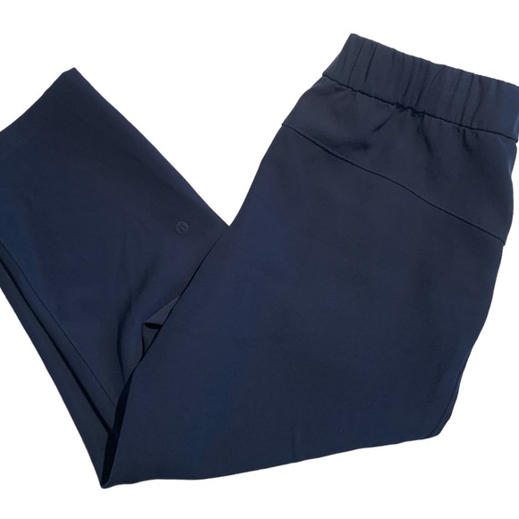 LULULEMON | Women’s On The Fly CROP *Woven 23"- True Navy - Sz 8 - Picture 14 of 14